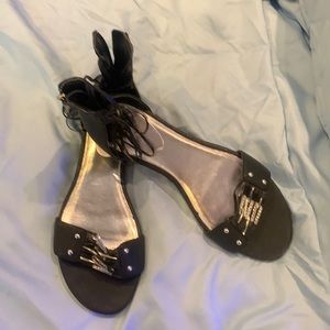 Size 10 black cute flat sandals zip up back